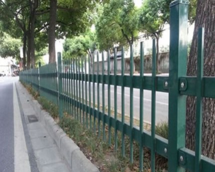 南京锌钢草坪护栏